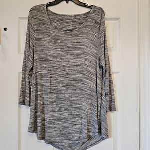 Mod o Doc shirt. Size medium. Color black and white.